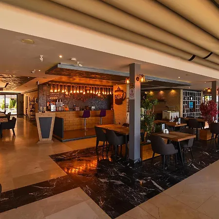 Royal Comfort Hotel Arakli